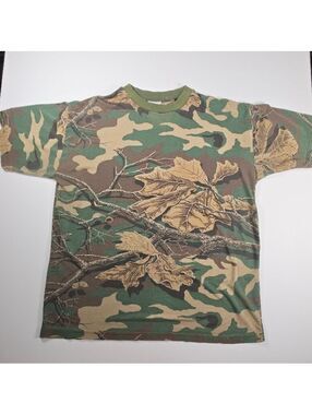 Vintage 90s Woodland Camo T Shirt Hunting Oak Leaf Acorn All Over Print Tee